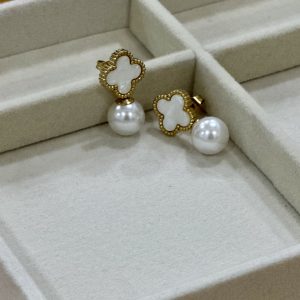 ατσάλινα σκουλαρίκια τύπου van cleef θα τα βρεις στο cprcollection στο Ίλιον