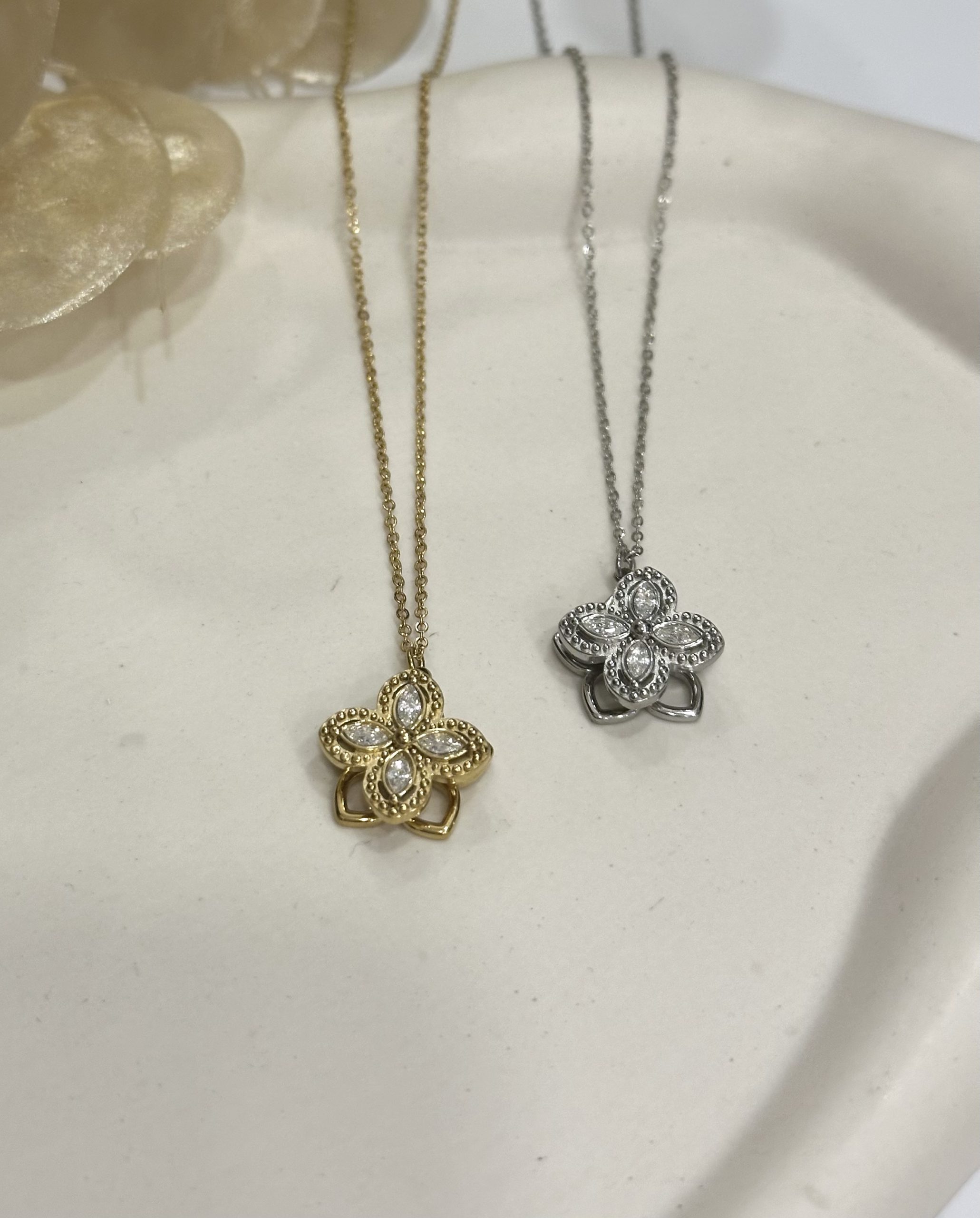 Ανακάλυψε τα spinner necklace στο www.cprcollection.gr και στο φυσικό μας κατάστημα στο Ίλιον .