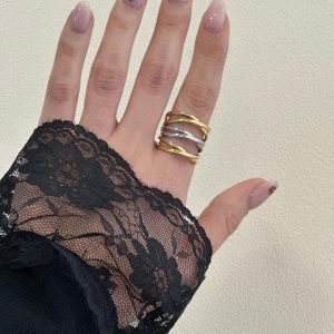 Ανακάλυψε όλα μας τα δαχτυλίδια από ατσάλι και εντυπωσίασε με τις εμφανίσεις σου